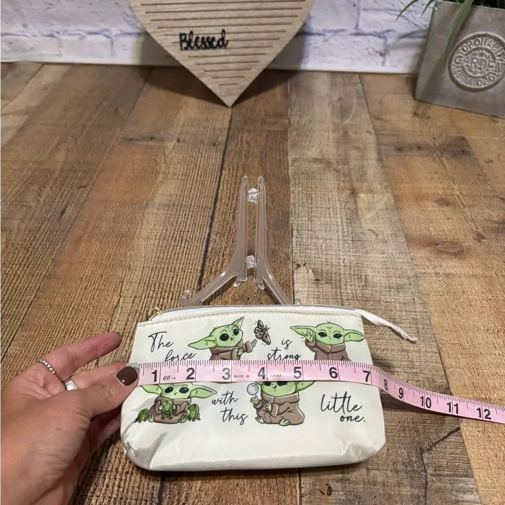 Boxlunch x lucasfilm x bio world x Star Wars x mandalorian the child pouch